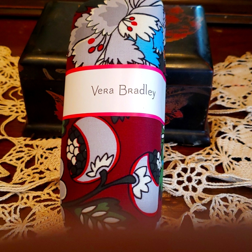 Vera Bradley clam shell hard optical case.  NEW!    Bourdeaux blooms